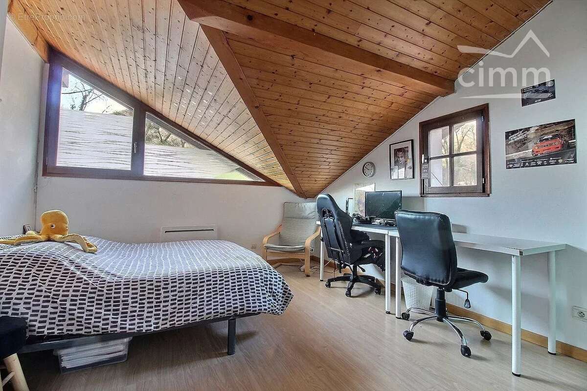 Maison à SAINT-VINCENT-DE-MERCUZE