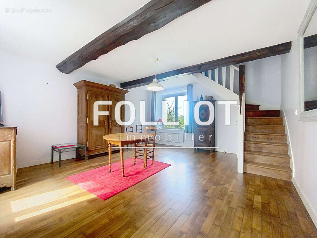 A vendre aux portes de la Suisse Normande Maison en pierre proche Forêt de Grimbosq - photo 2