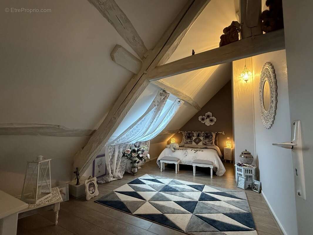 Maison à VILLENEUVE-LA-GUYARD