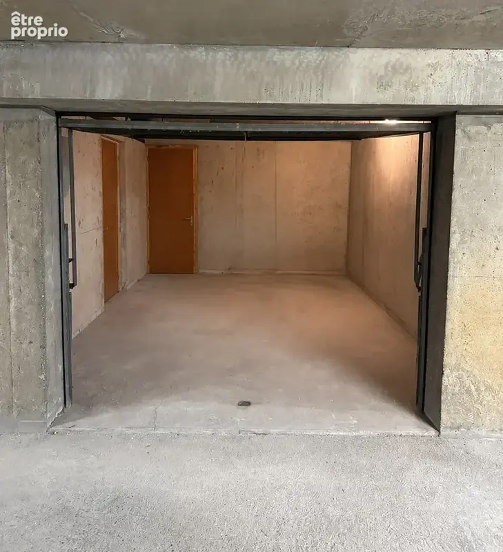 Garage fermé sécurisé de 16 m2 Rue Henry Bordeaux - photo 2