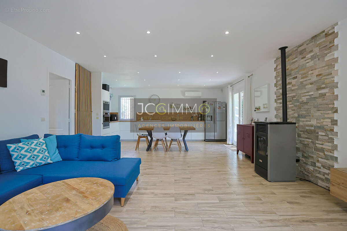 Villa T4 de plain-pied avec piscine et garage ! - photo 6