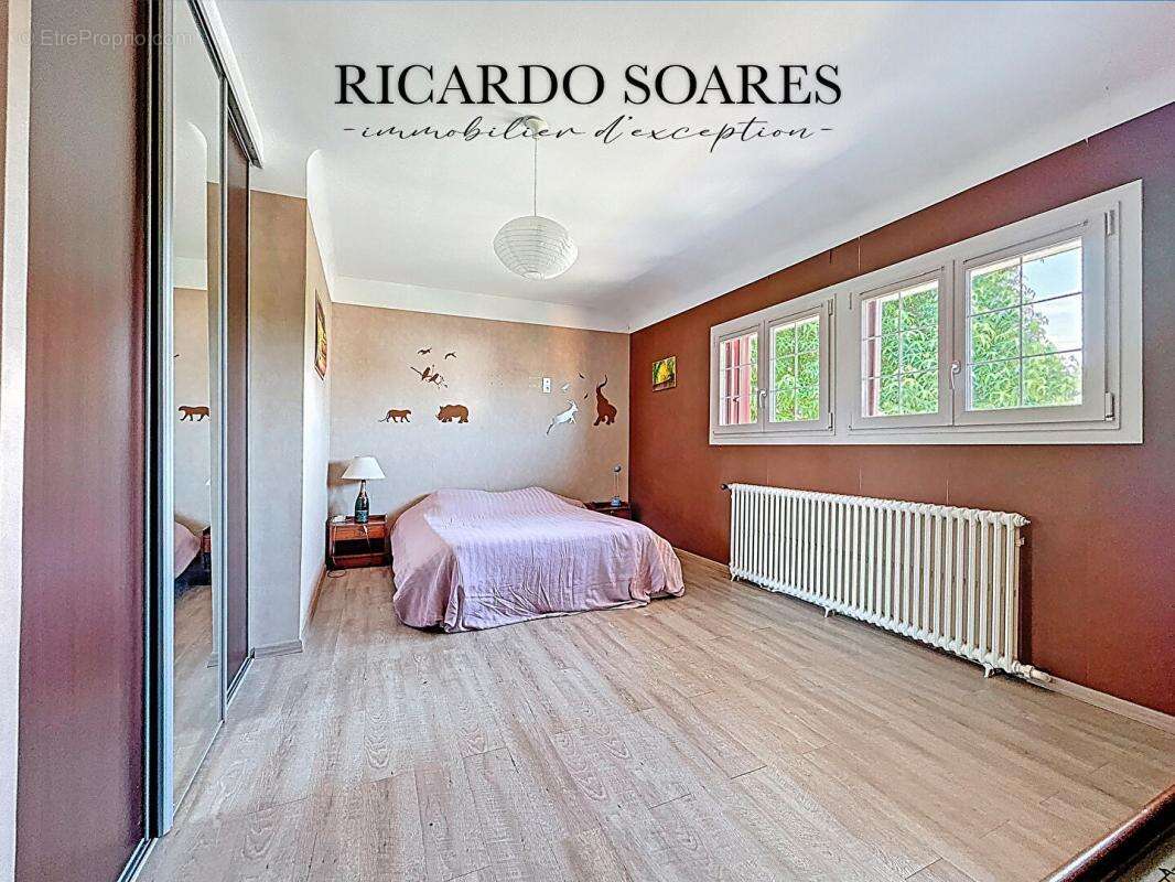 Maison à LE THILLAY