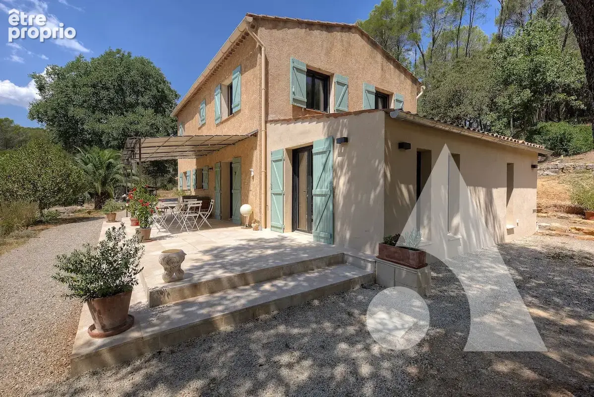 Salernes  Propriété de charme avec piscine au coeur de près de 2 hectares - photo 2