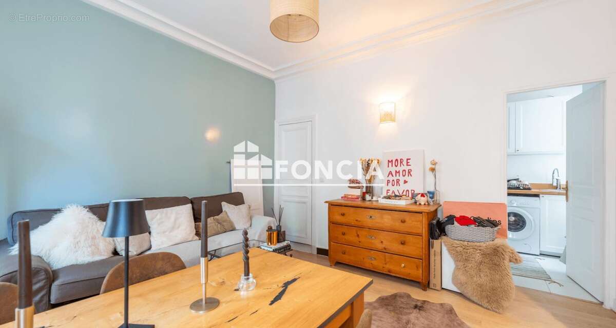 Appartement à PARIS-18E