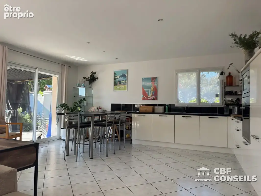 Maison 6 pièces 115 m² à vendre à Les Martres-De-Veyre (63730) - photo 6