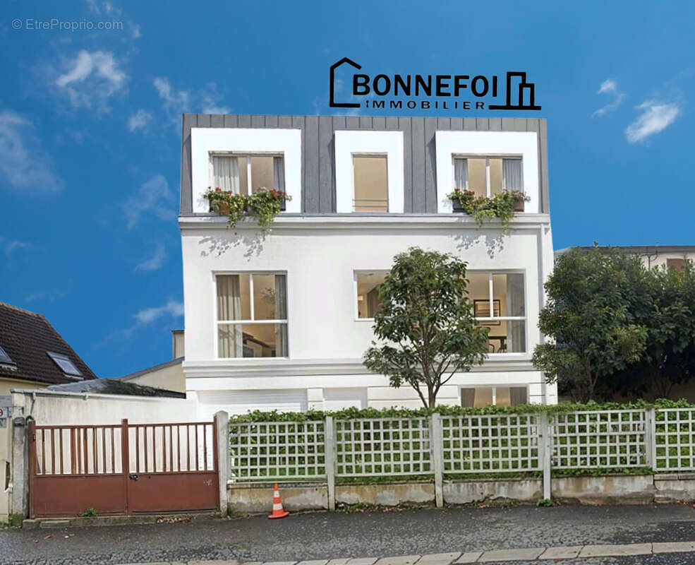 Terrain à CHAMPIGNY-SUR-MARNE