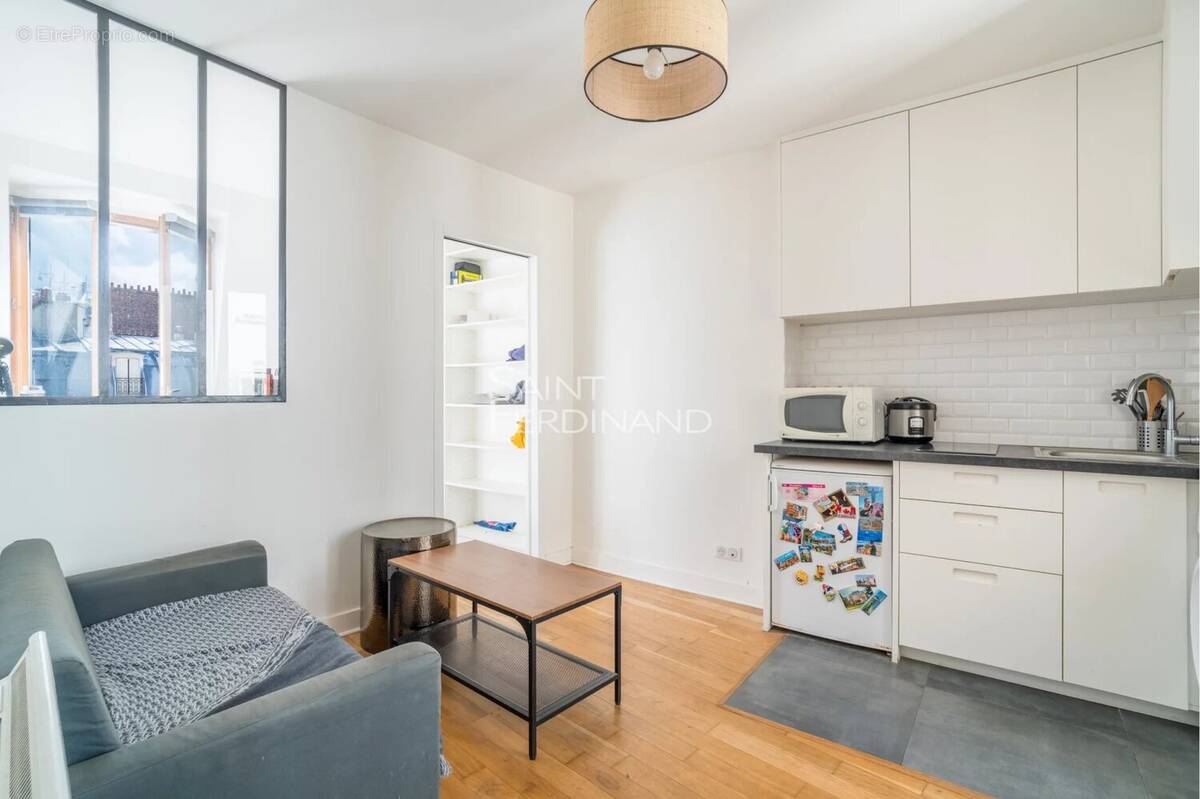 Appartement à PARIS-17E