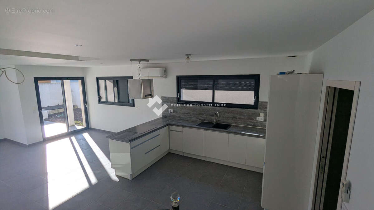 Maison 140 m² à Moussan  - photo 4
