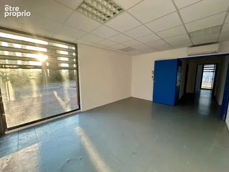 Commerce 684 m² à vendre à Greoux-Les-Bains (04800) - photo 8