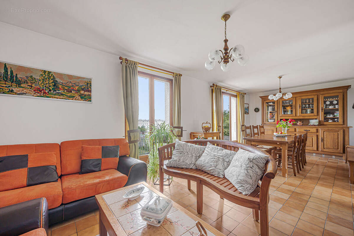 Maison avec grand jardin et terrasse - Calme et verdure - photo 5