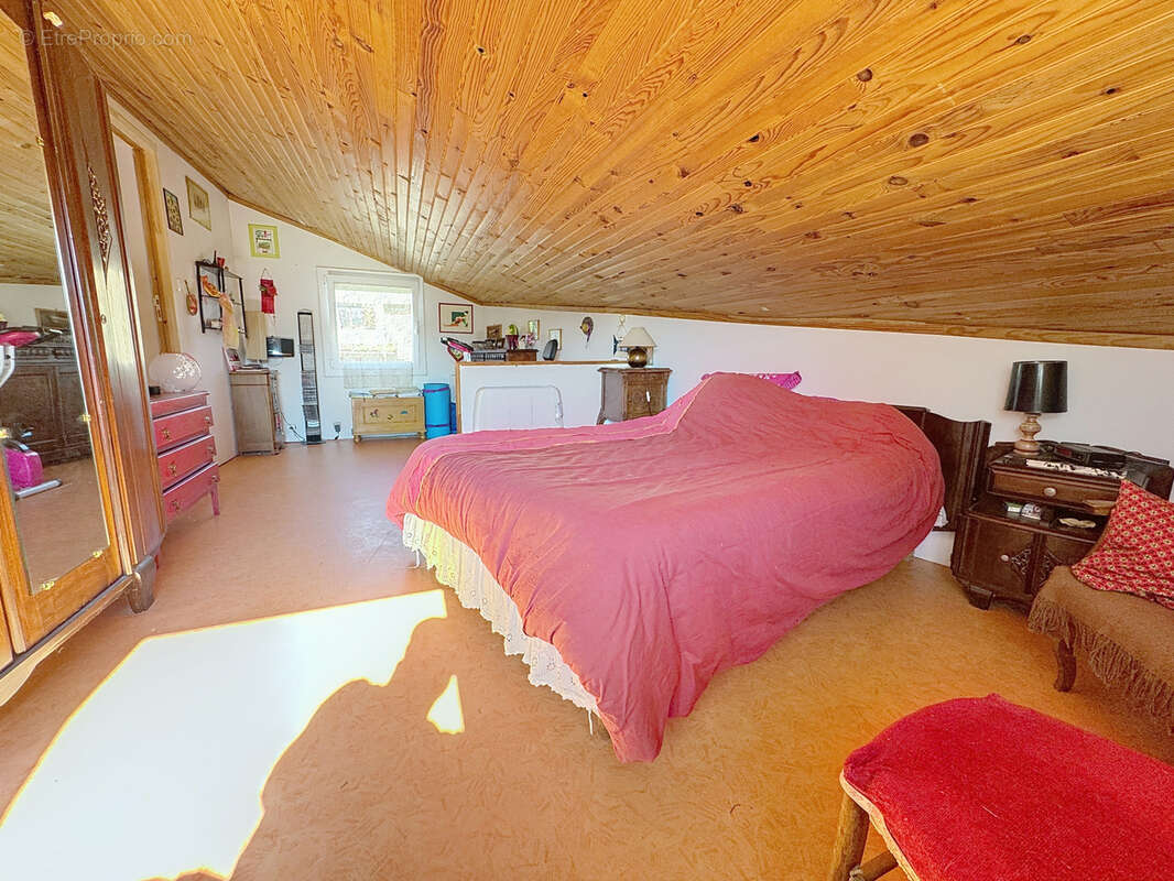 Maison à SAINT-GENIS-LAVAL