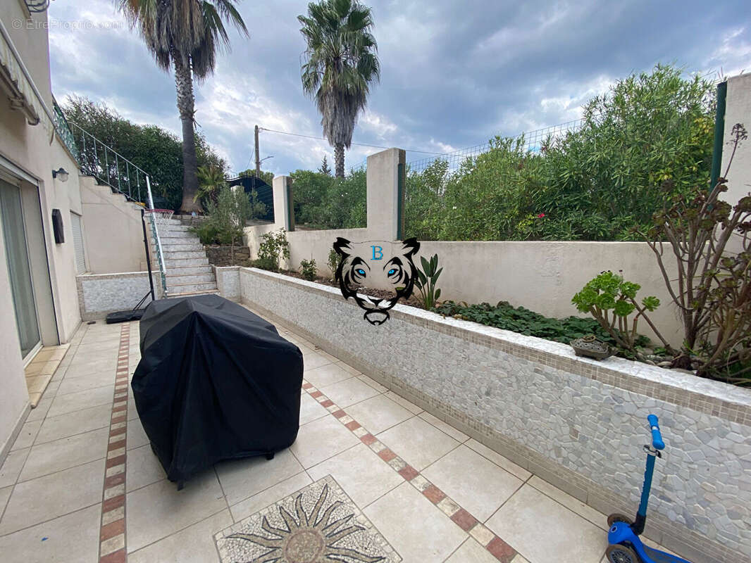 Maison à LE MUY
