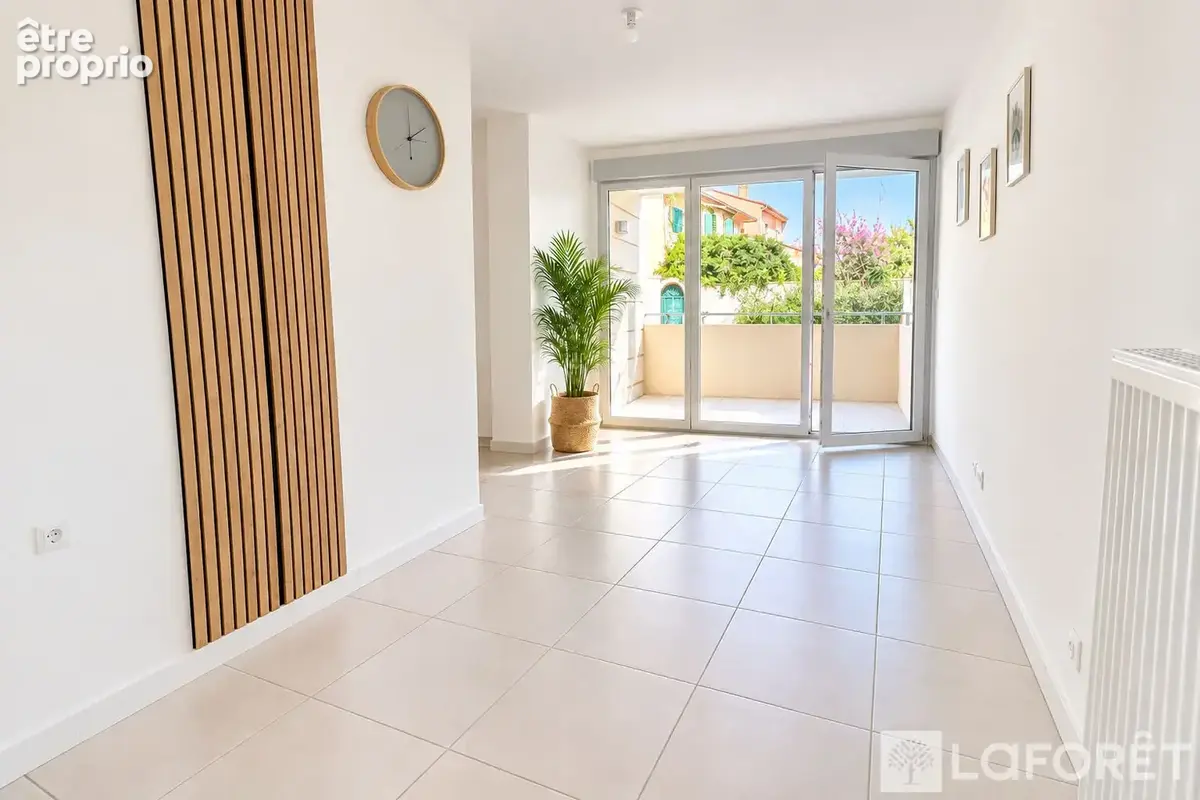 Photo Appartement à La Londe-Les-Maures au prix de 314 000€