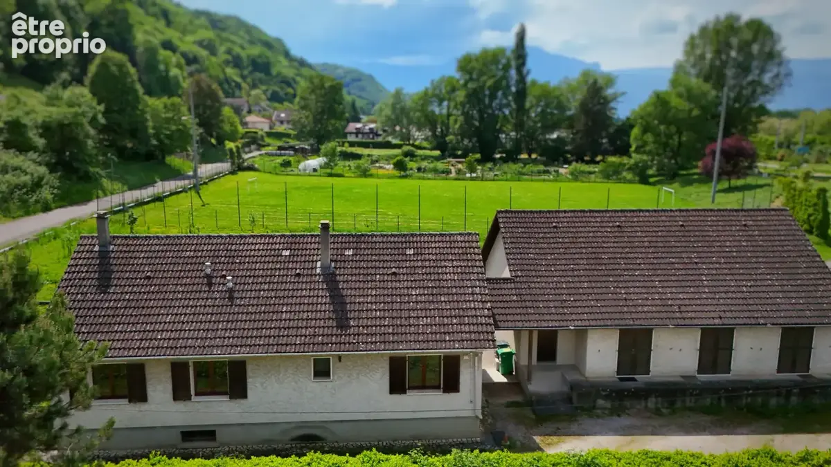 Gieres - Ensemble immobilier composé de deux maisons - photo 3