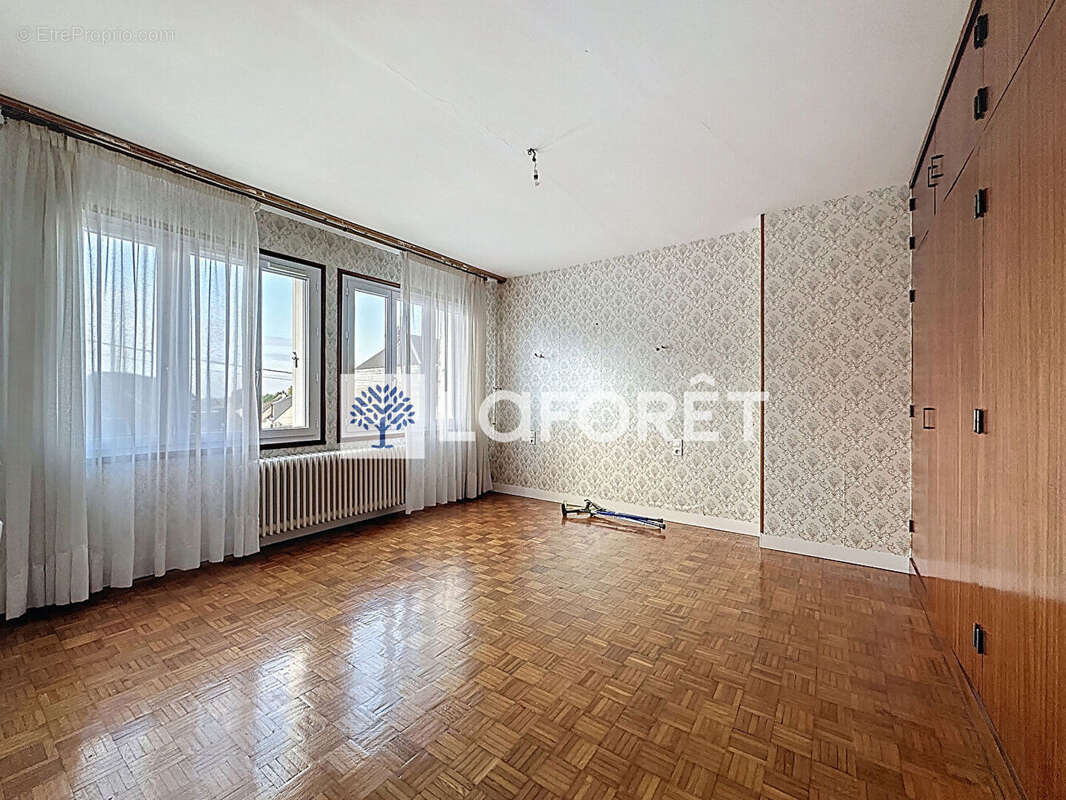 Maison à LE MESNIL-ESNARD