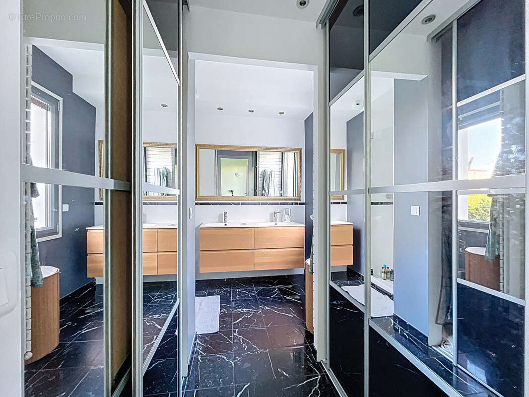 Maison à FRANCHEVILLE