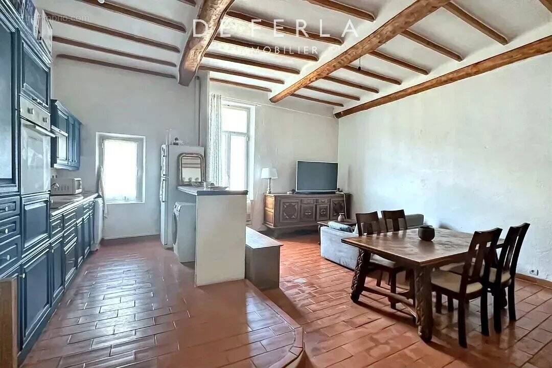 Appartement à ROQUEVAIRE