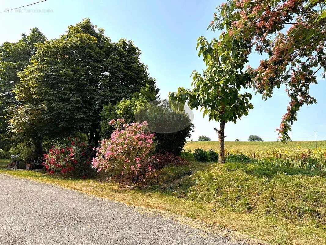 Maison à SAINTE-DODE