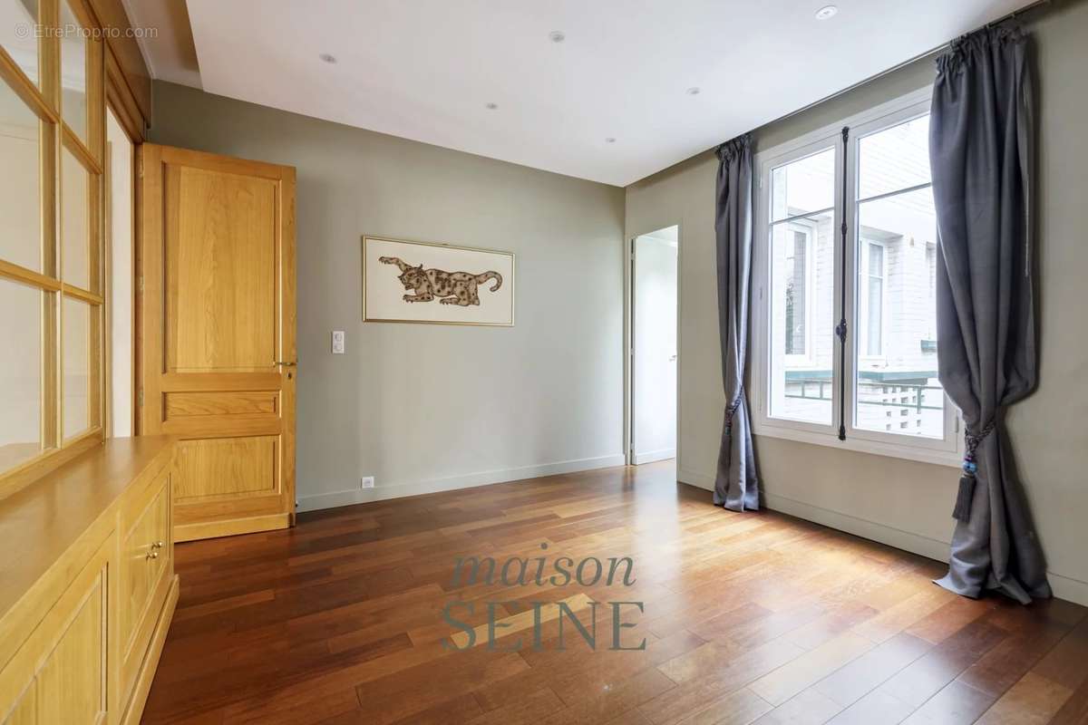 Maison à NEUILLY-SUR-SEINE