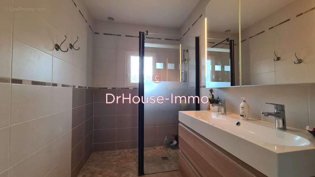 Maison à AMBARES-ET-LAGRAVE