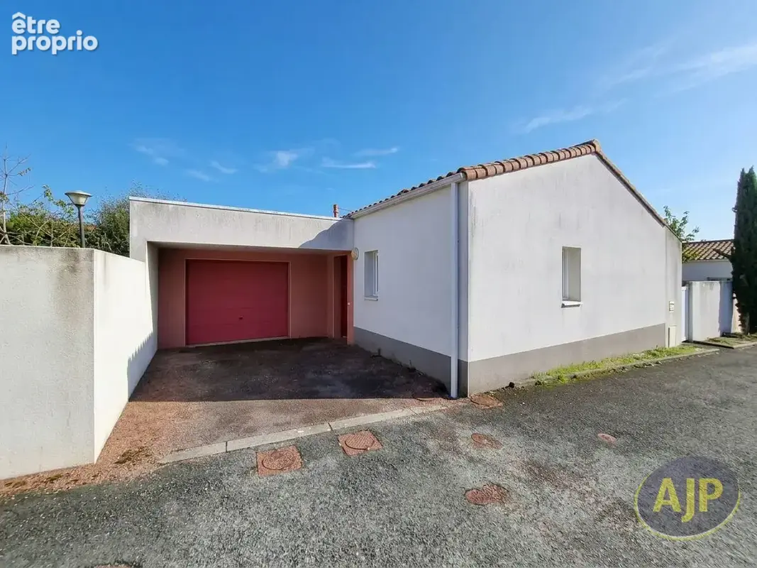 Maison La Roche Sur Yon 3 pièce(s) 65 m2 plain pied - photo 1