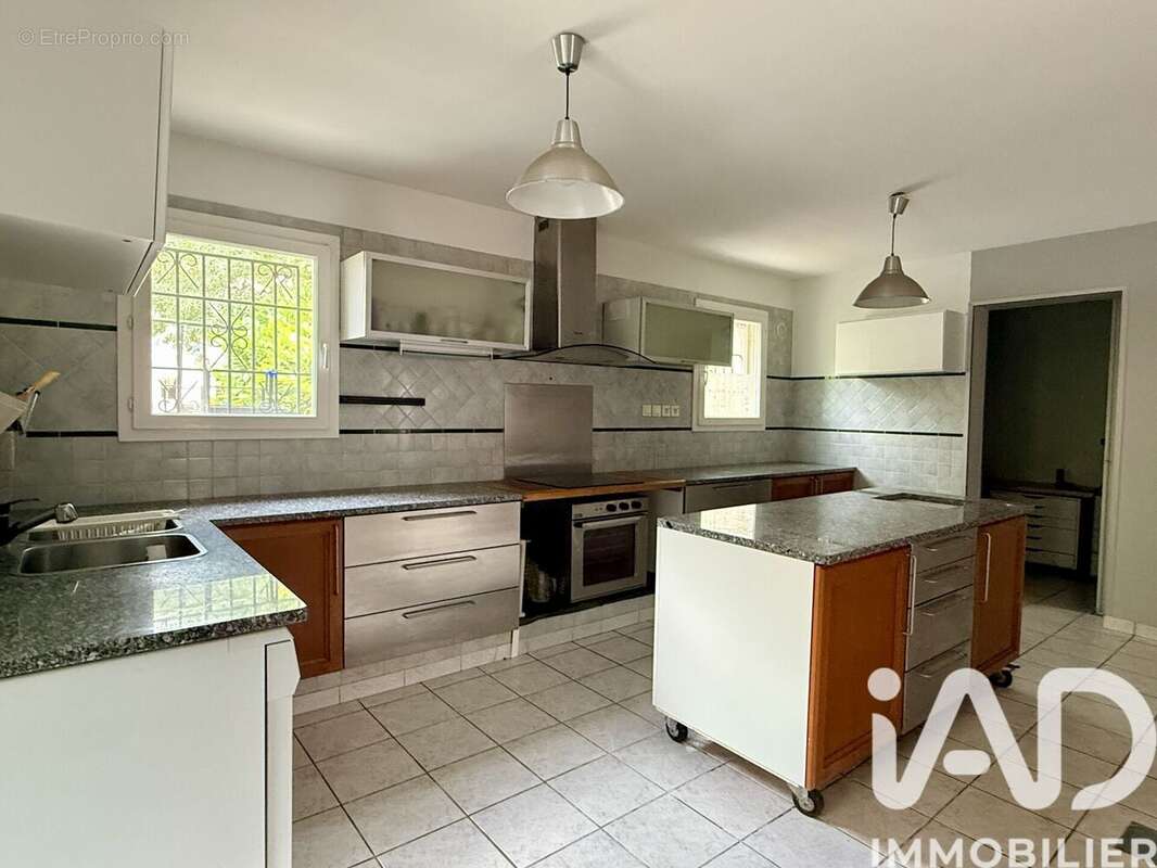 Maison 178 m² à Ceyras  - photo 5