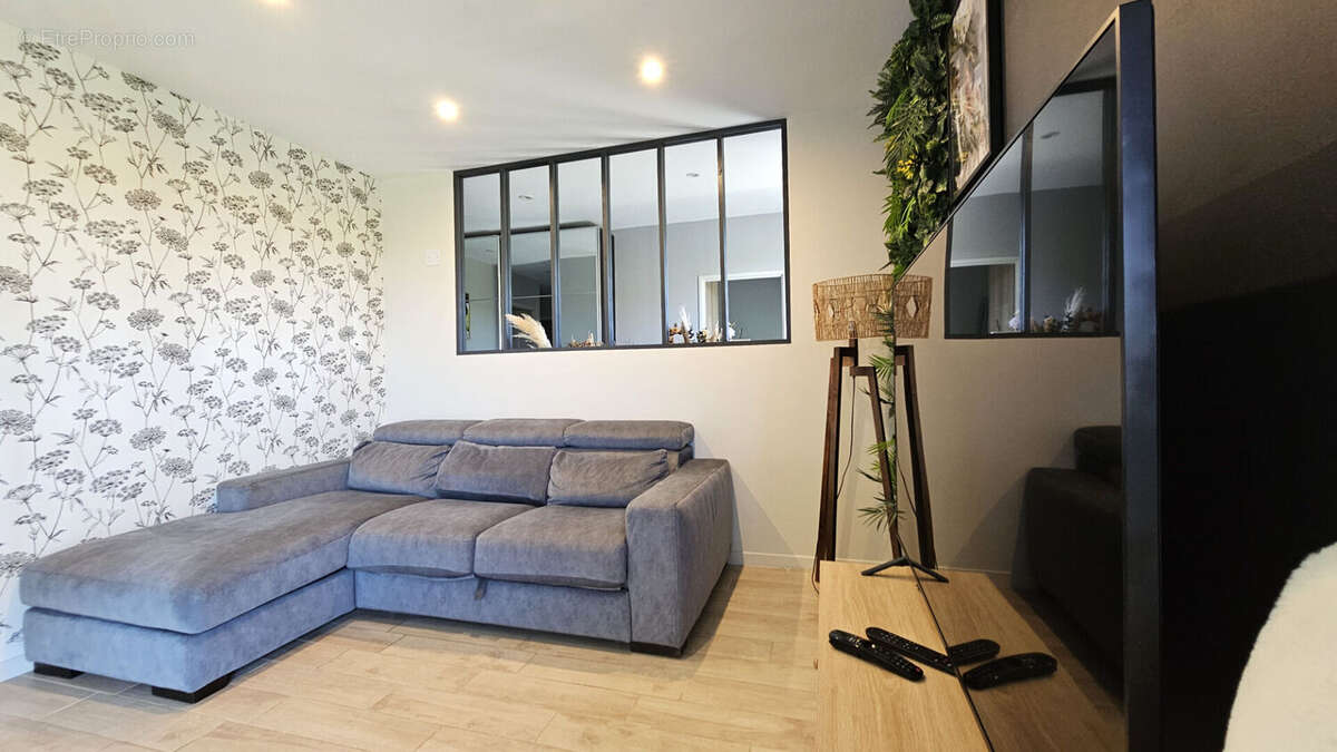 Maison à SAINT-GENIX-SUR-GUIERS