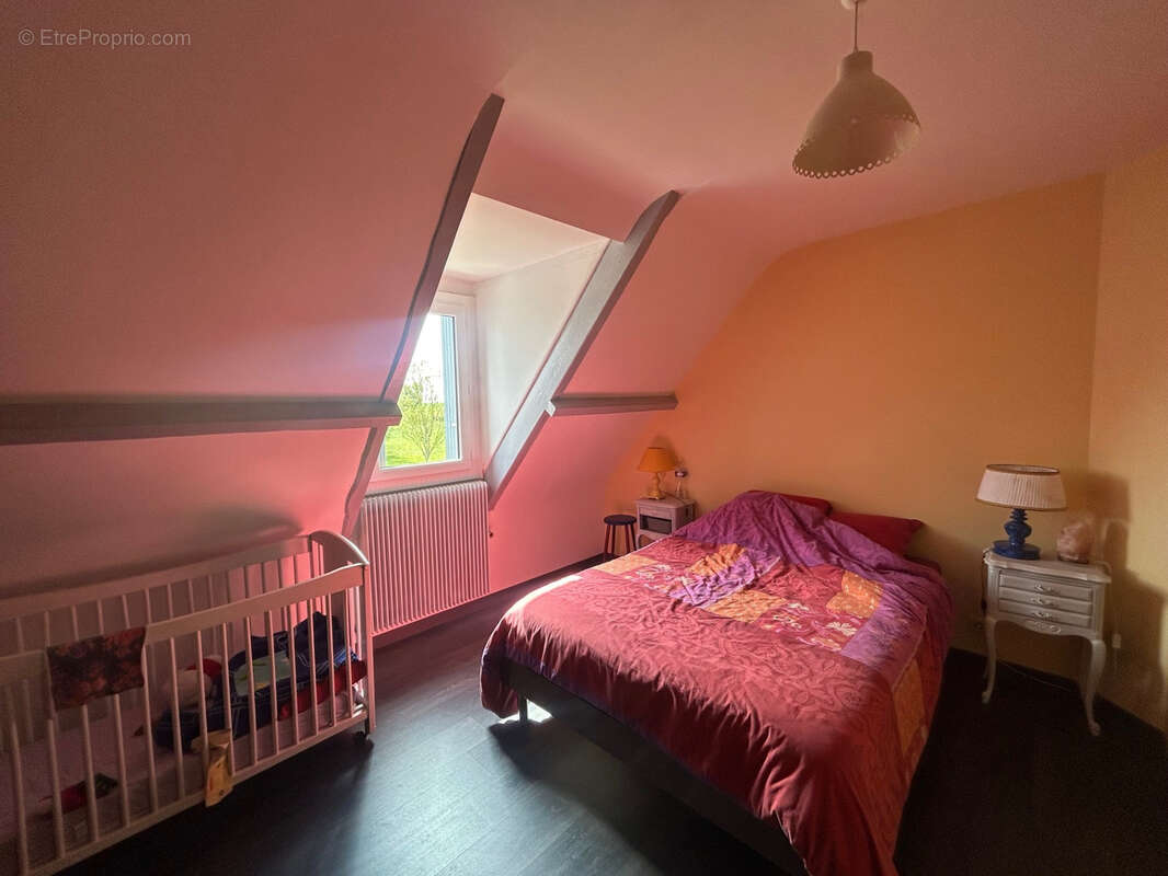 À vendre   Maison familiale de 175 m2   7 pièces   4 chambres   Yèvre-le-Châtel - photo 12