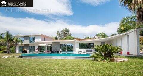 Maison 256 m² à Roquefort-Les-Pins  - photo 2