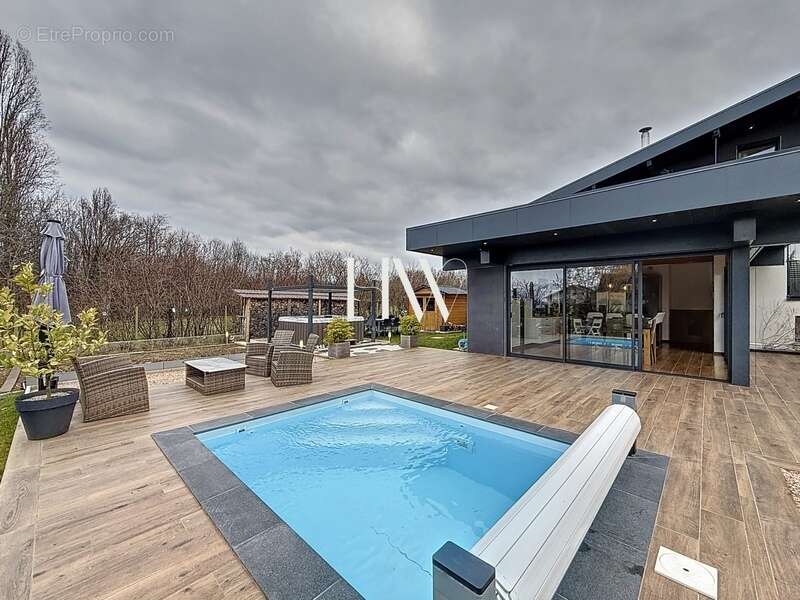 Maison à ANTHY-SUR-LEMAN