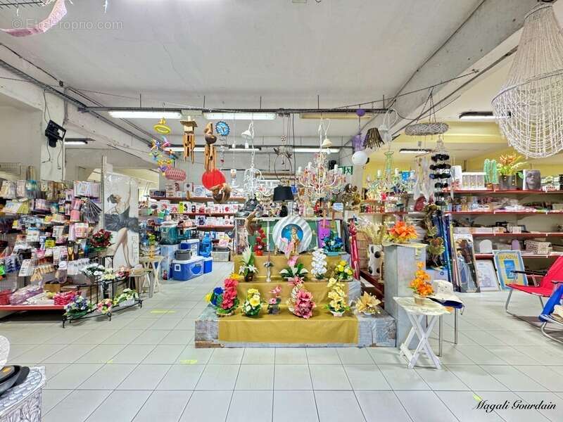 Commerce à LE MOULE