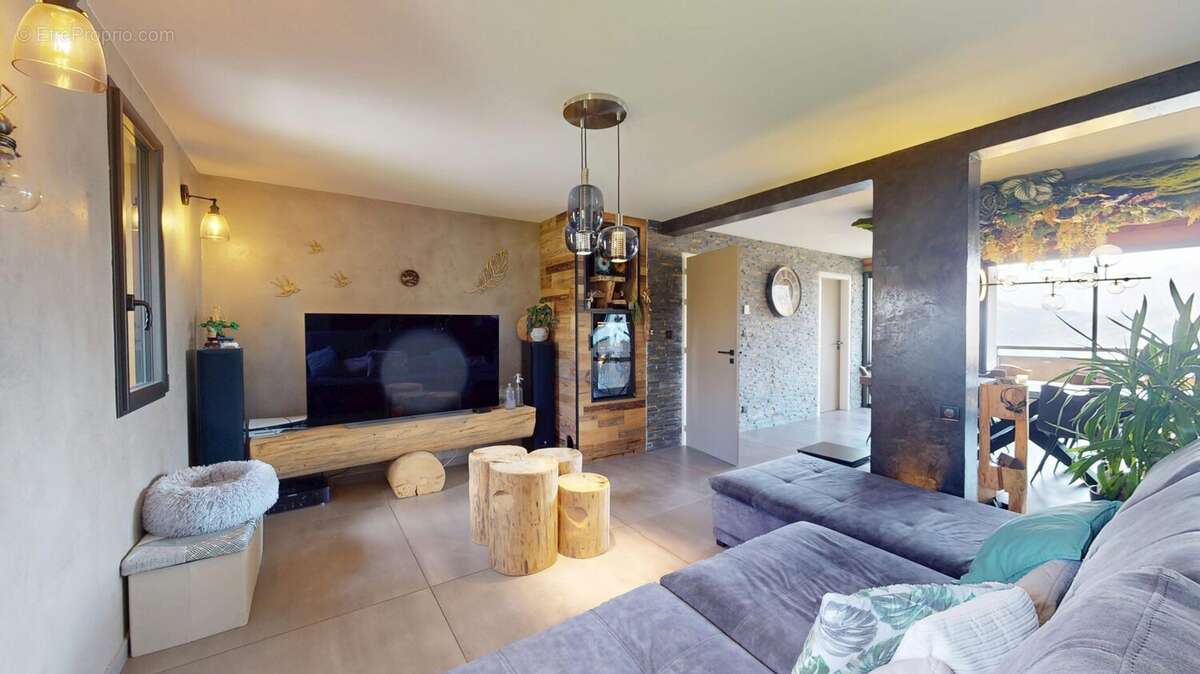 Appartement 245 m² à Fontcouverte-La-Toussuire  - photo 3