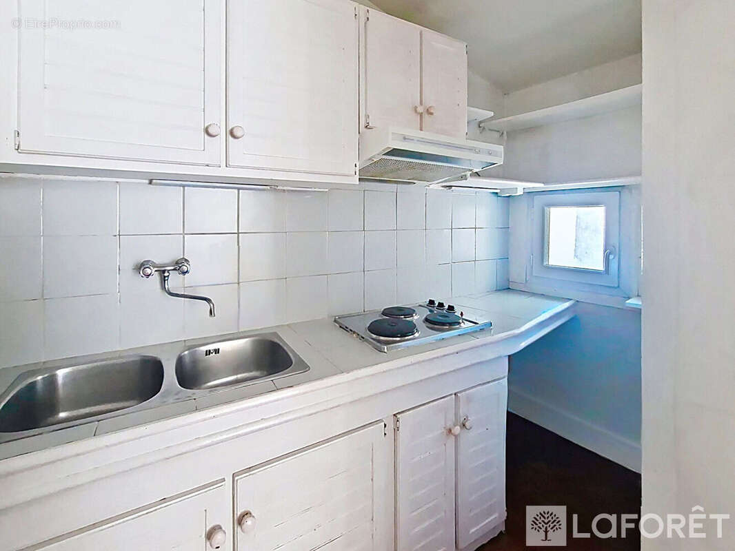 Appartement à PARIS-1E