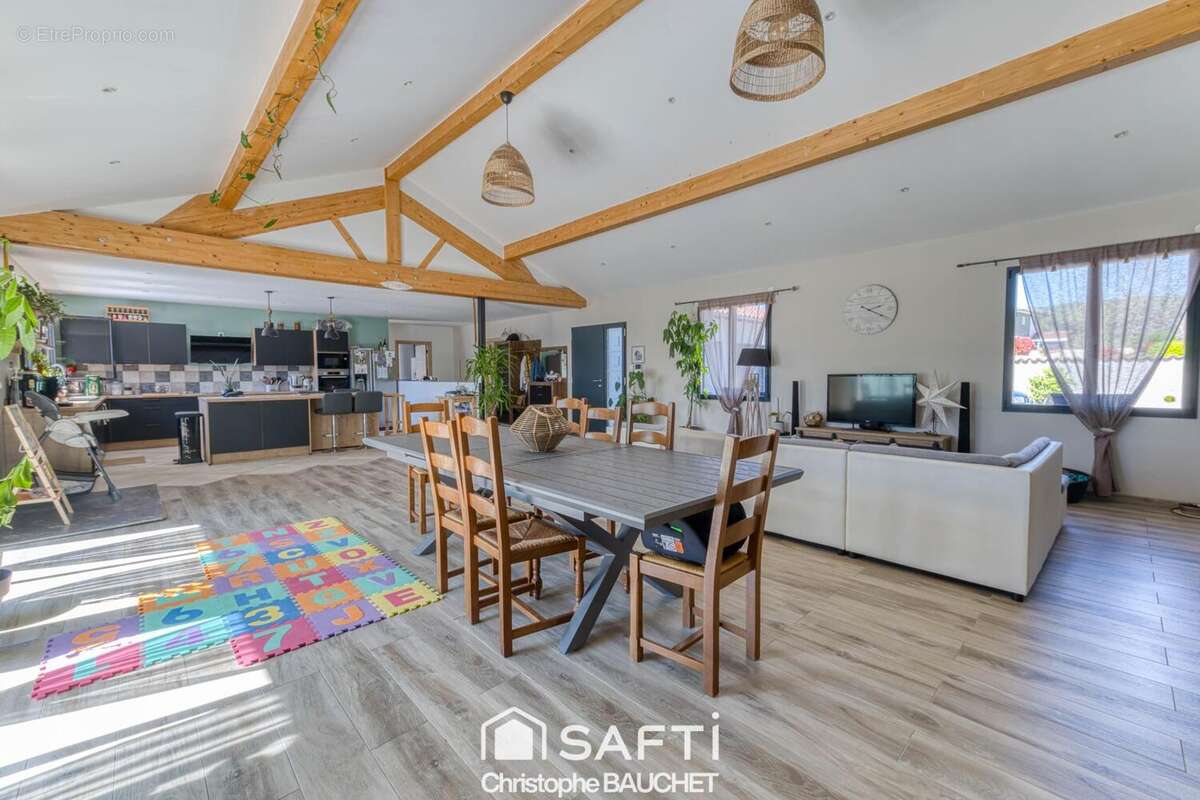 Maison 203 m² à Pressiat  - photo 8