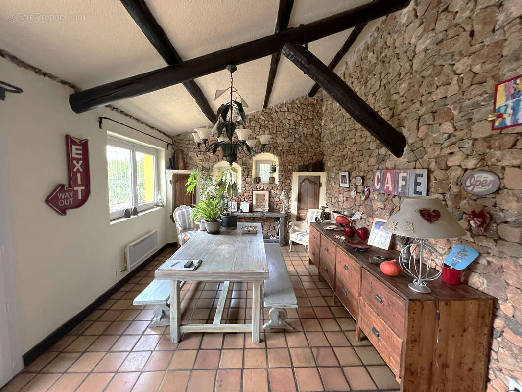 Maison à LE CASTELLET