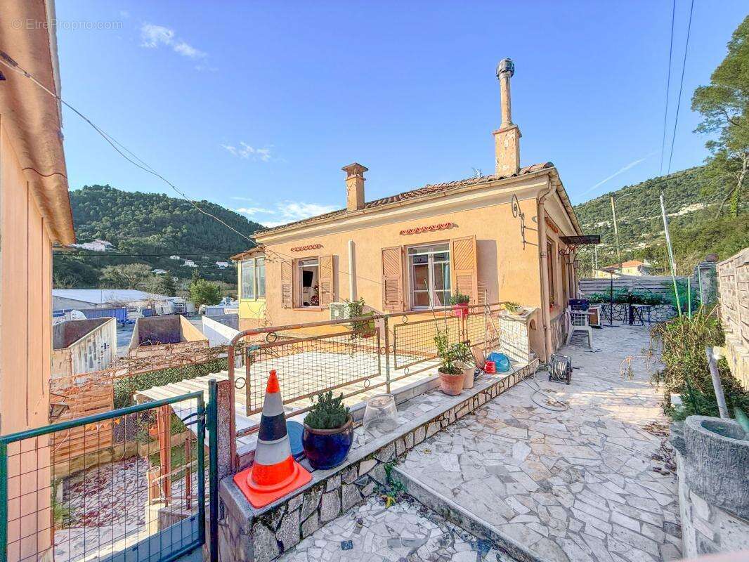 Maison à DRAP