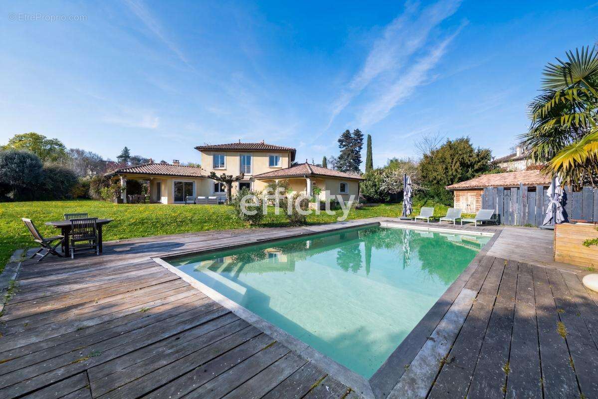 Maison à SAINT-CYR-AU-MONT-D'OR