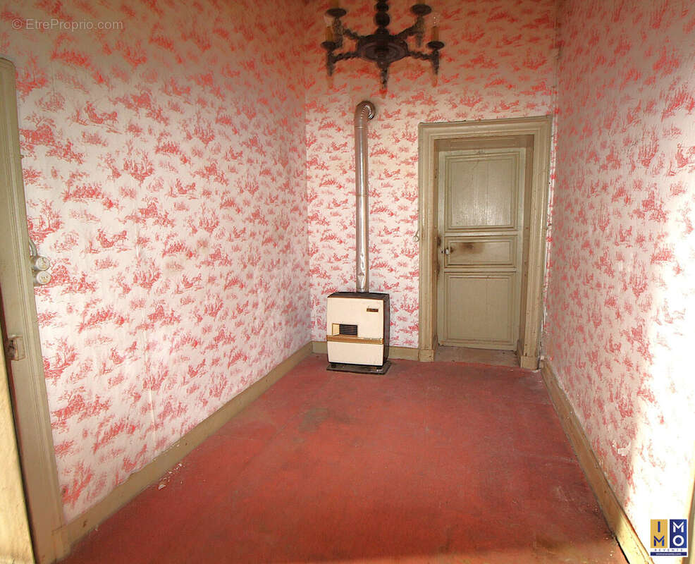 Maison à PLAIMPIED-GIVAUDINS