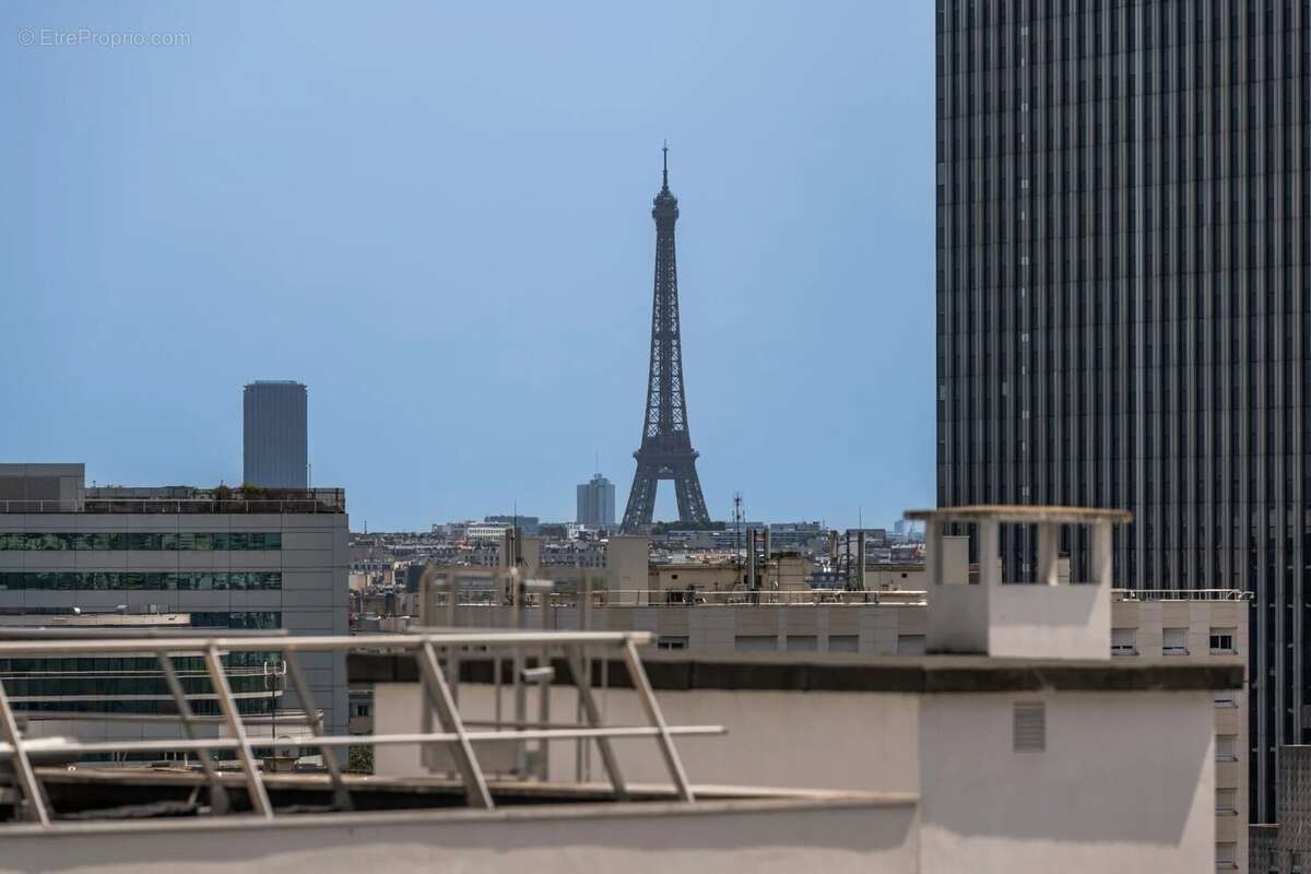 Appartement à COURBEVOIE