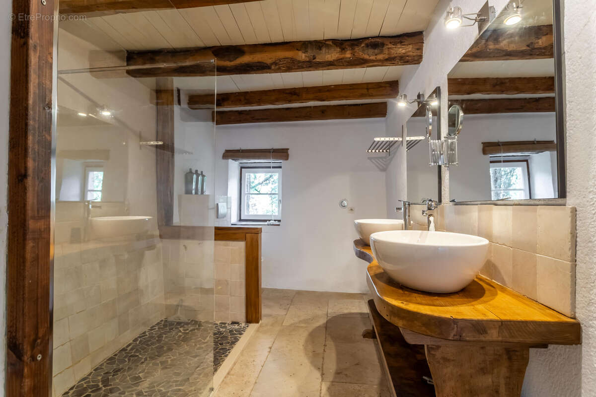 Maison de campagne avec annexe, piscine et dépendance - photo 27