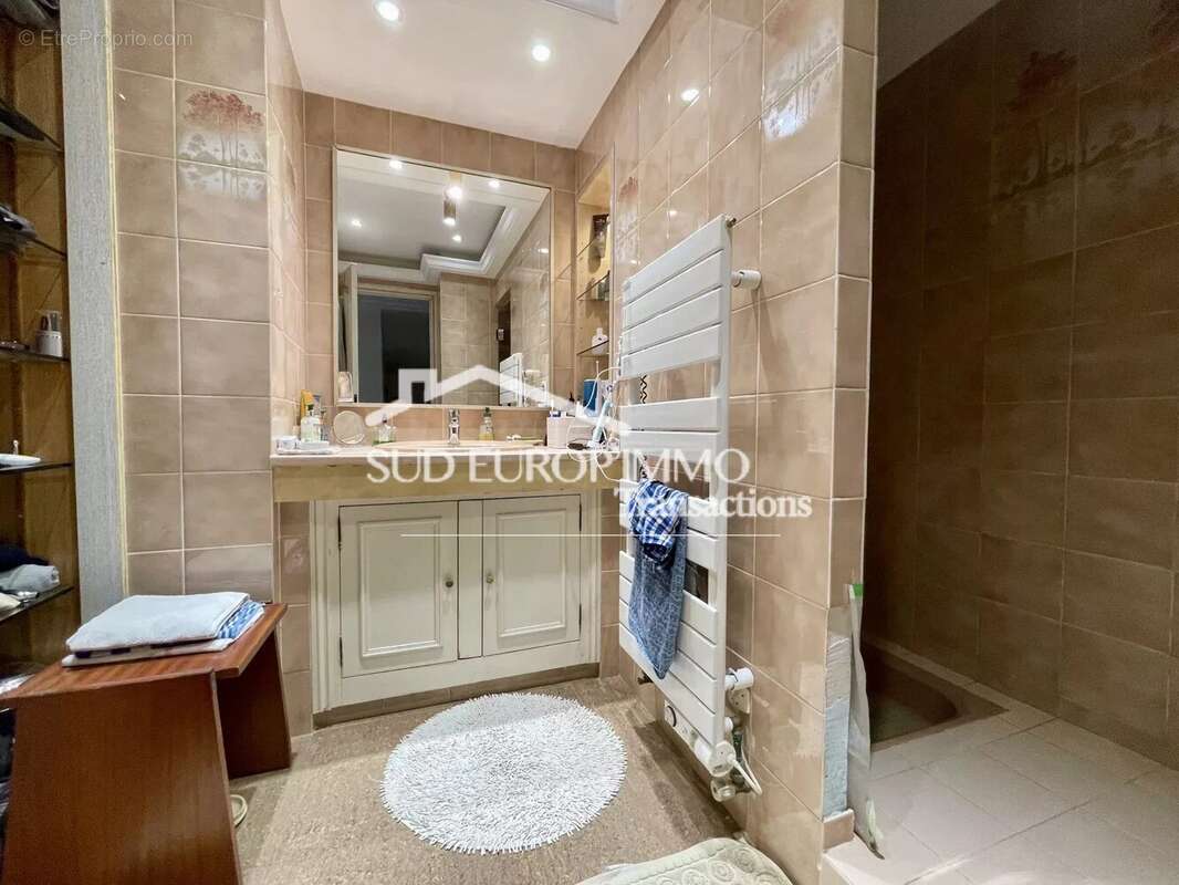 Maison à SAINT-LAURENT-DU-VAR