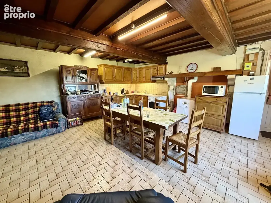 Situation unique! Au bout d'un petit chemin, maison avec granges proche de Saint-Léger-de-Fougeret - photo 3