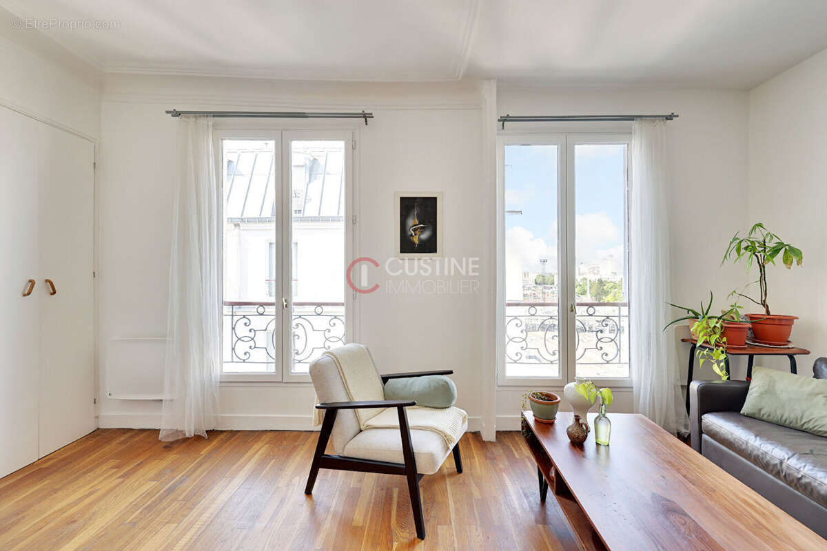 Appartement à PARIS-18E