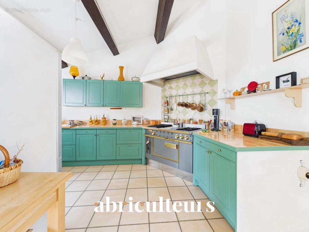 Maison à VENTABREN