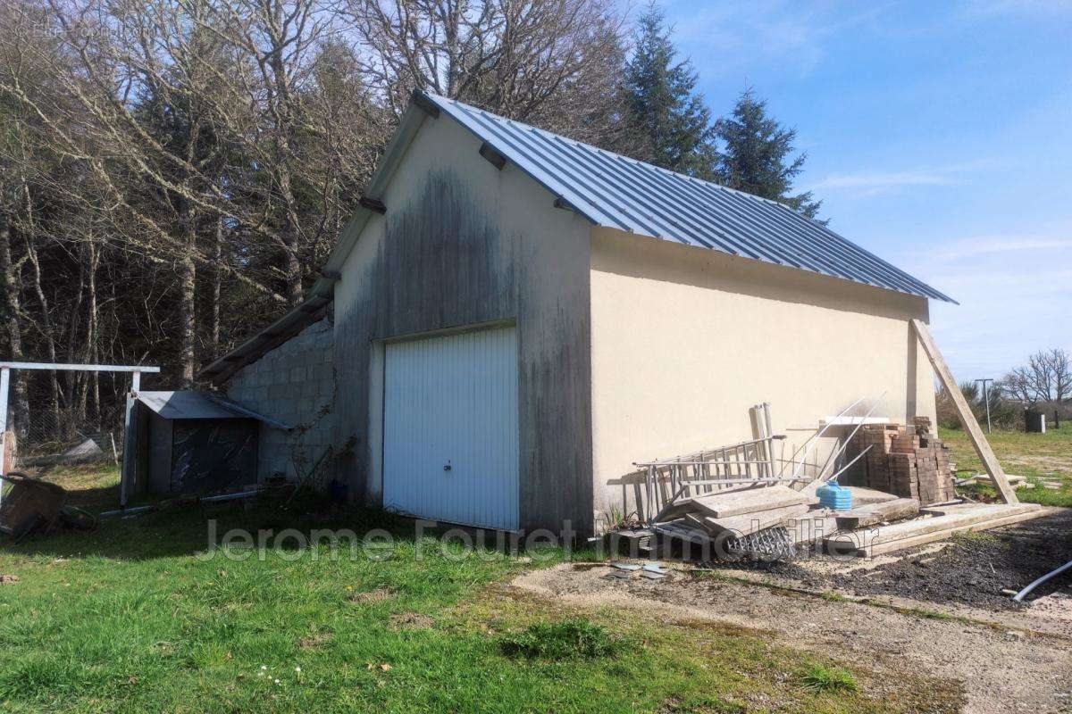 Maison à CHAVEROCHE