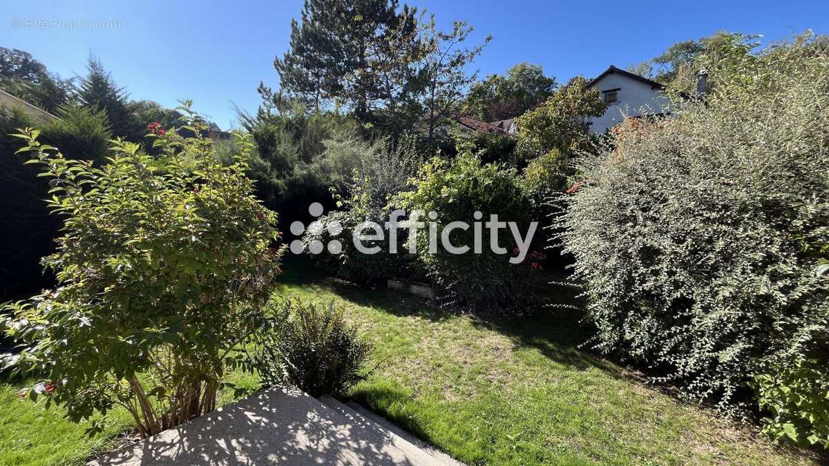 Maison à LOUVECIENNES