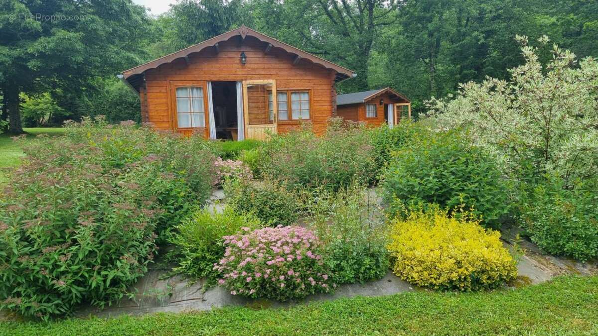 Terrain  constructible Saint Denis D' Orques 2900 m2 - photo 7