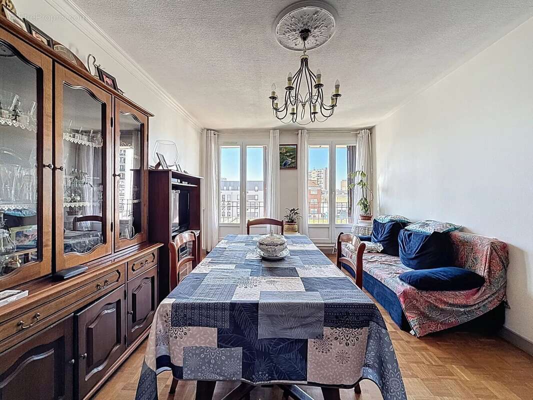 Appartement à EPINAY-SUR-SEINE