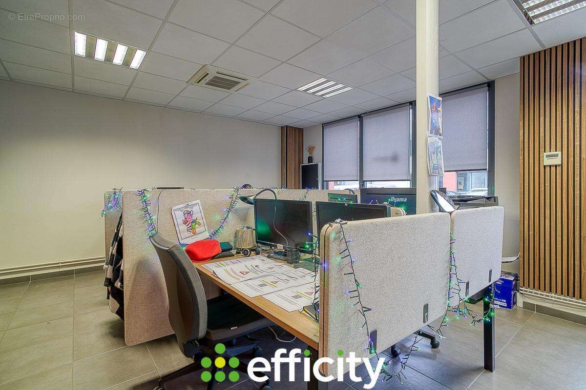 Commerce à DECINES-CHARPIEU