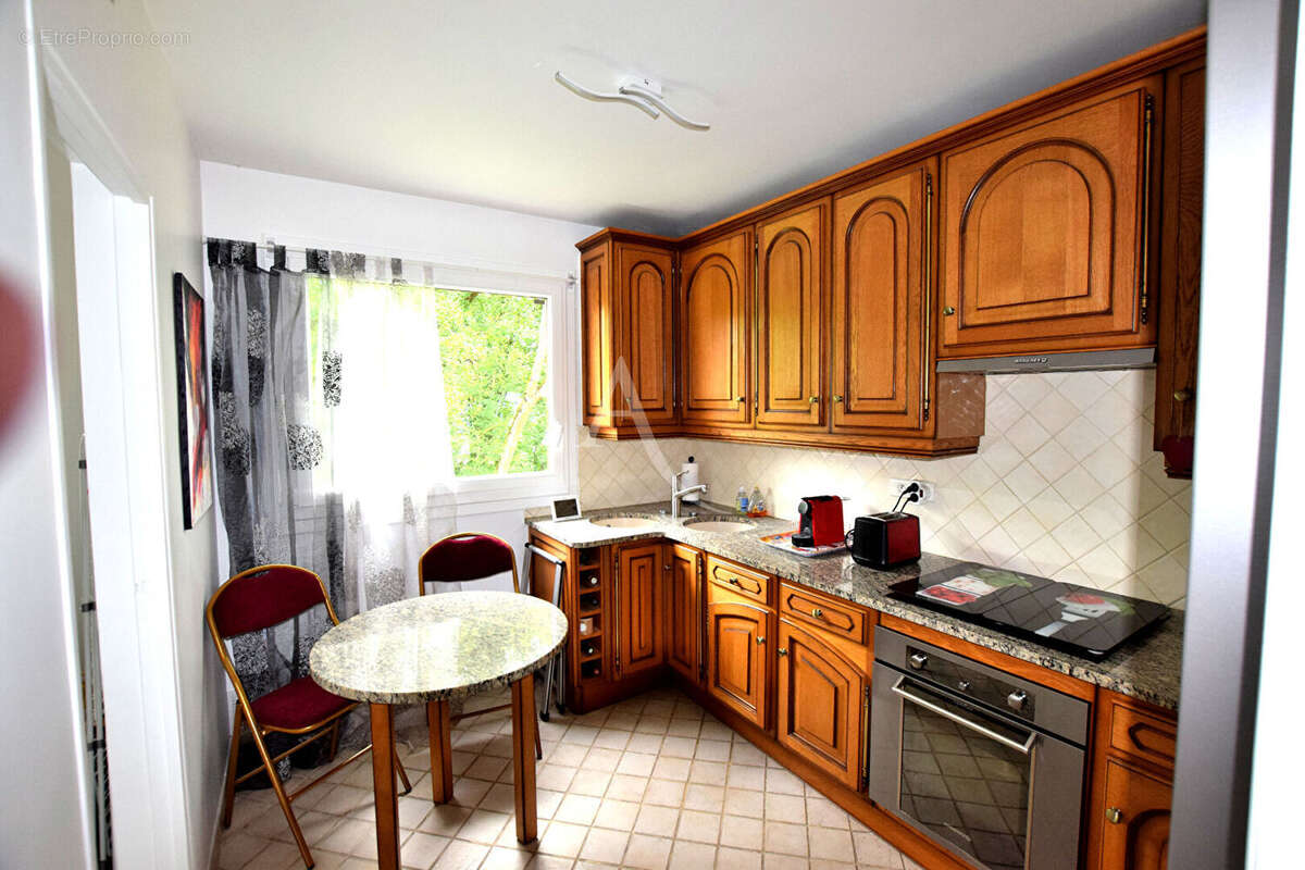 Appartement à BURES-SUR-YVETTE